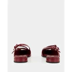 Baleriny typu slingback ze skóry lakierowanej z klamrami