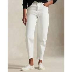 Curved Tapered Jean