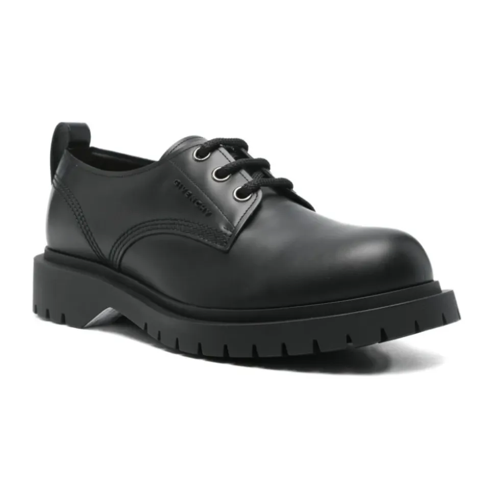 Czarne buty płaskie