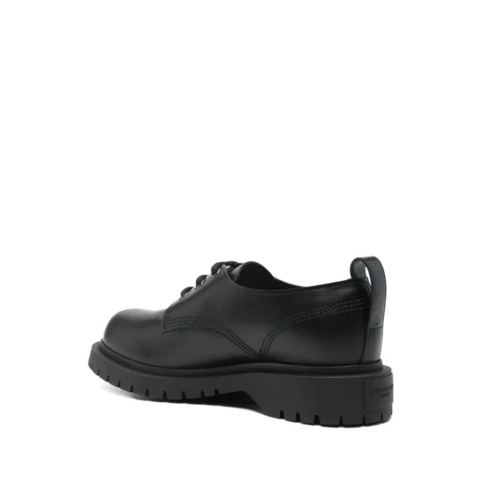 Czarne buty płaskie