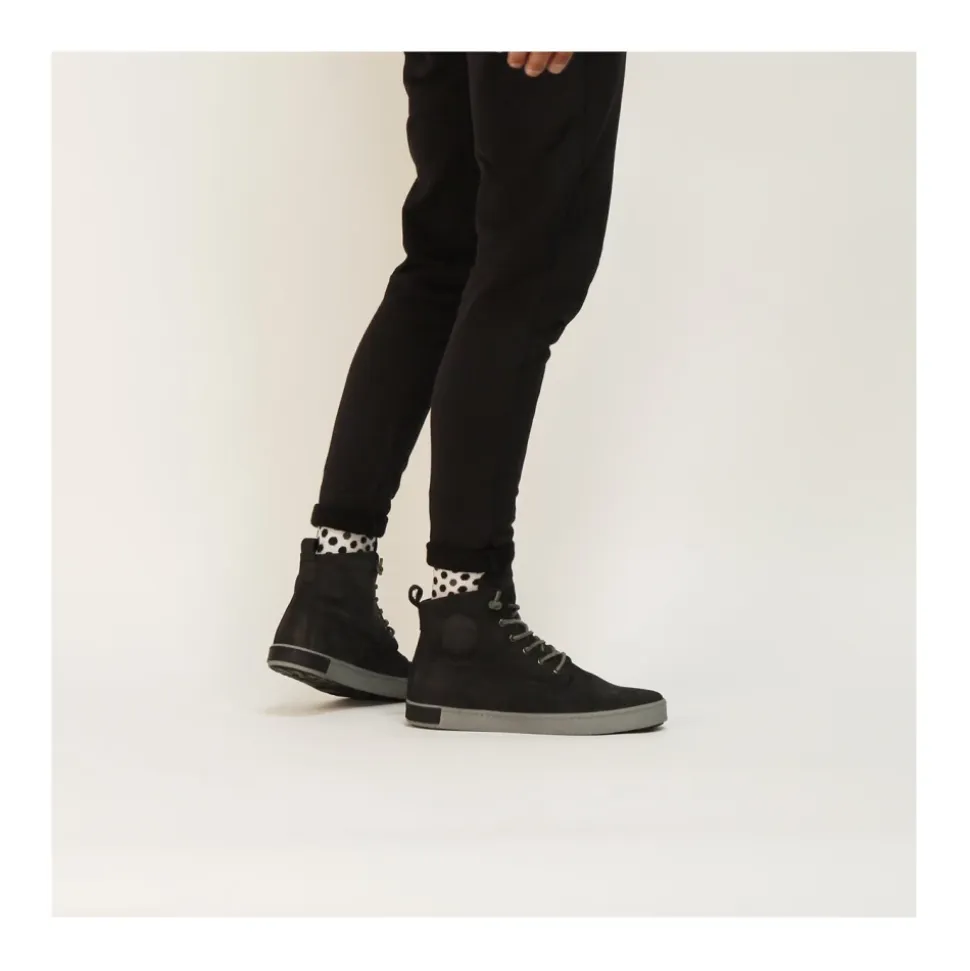 GM06 Hi-top Sneaker