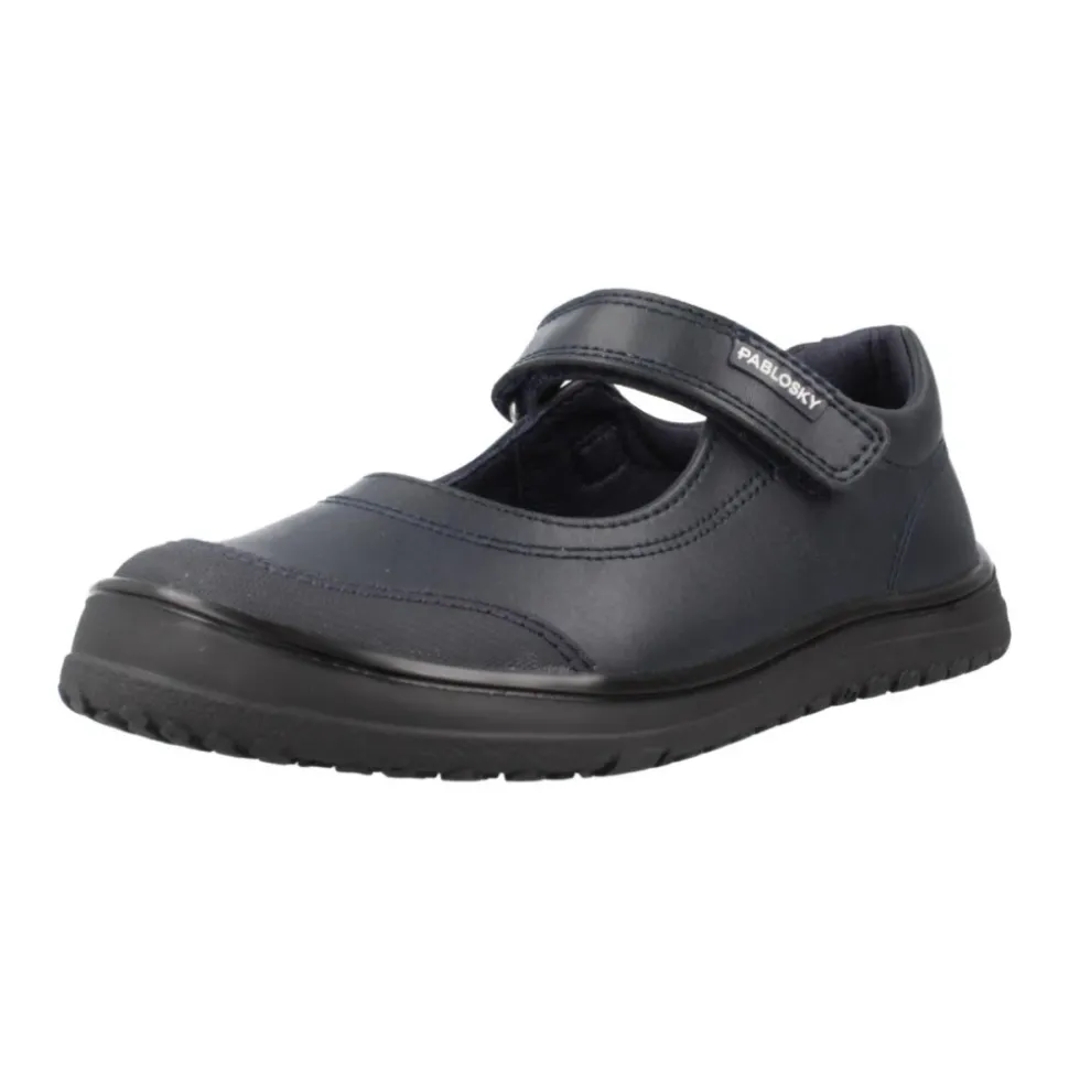 Klasyczne buty dziecięce