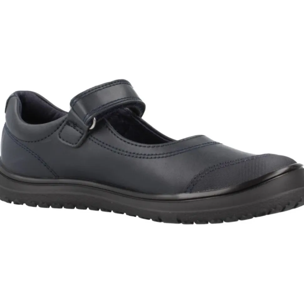 Klasyczne buty dziecięce