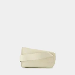 Kremowa skórzana torba na ramię z paskiem