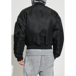 Kurtka typu `bomber`