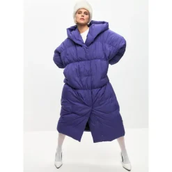 Puchowy płaszcz oversize