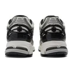 1906R Training Shoe