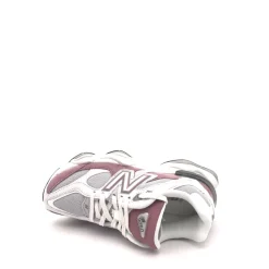 9060 Sneakers