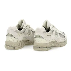 Sneakersy