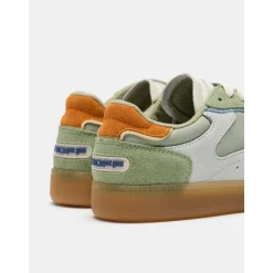 Sneakersy