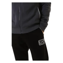 Sportowy dres dla aktywnego stylu życia
