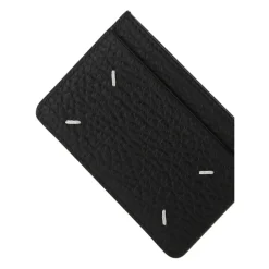 Stylowy portfel na karty z detalami szwów